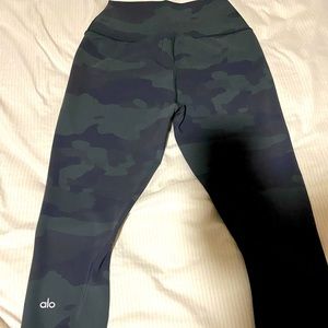 Alo camouflage airlift leggings